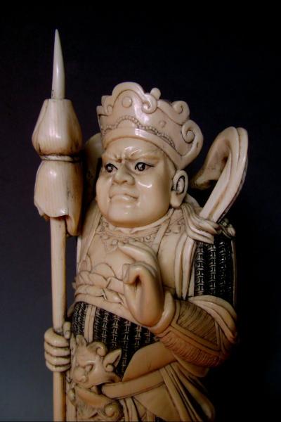 Chine - Statuette en ivoire, première moitié du XXe siècle 2