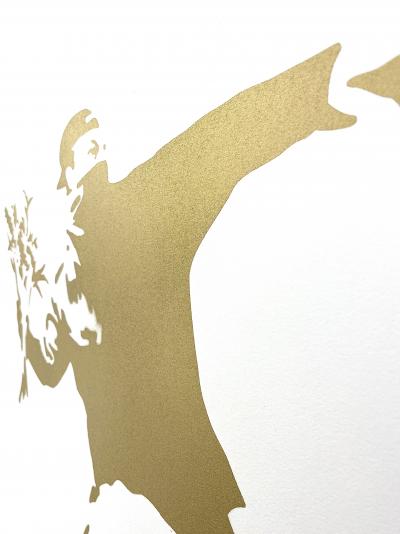 Banksy (d’après) - Flower Thrower (Gold) - Pochoir 2