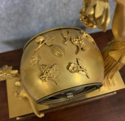 Pendule époque Empire en bronze doré vers 1810 2