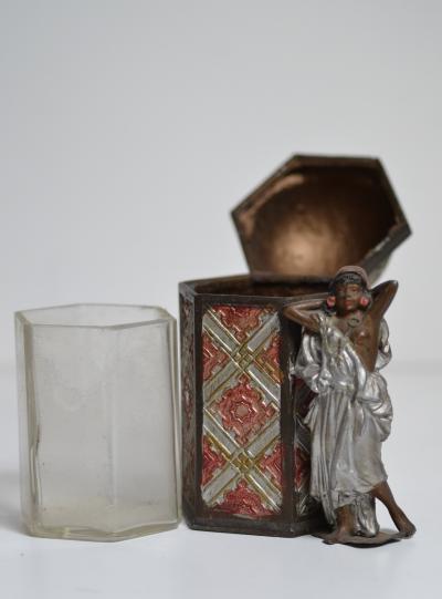 Autriche - Bronze orientaliste figurant une scène de harem, début du XXe siècle 2