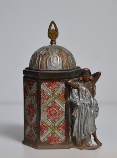 Autriche - Bronze orientaliste figurant une scène de harem, début du XXe siècle 2