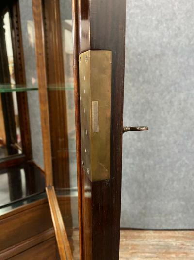 Maison Krieger Paris : Vitrine de magasin en palissandre de style Empire, époque Napoléon III 2