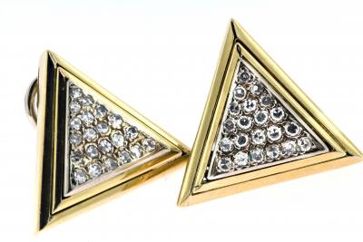 Paire de boutons clips d’oreilles triangle en or jaune et diamants 2