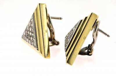 Paire de boutons clips d’oreilles triangle en or jaune et diamants 2