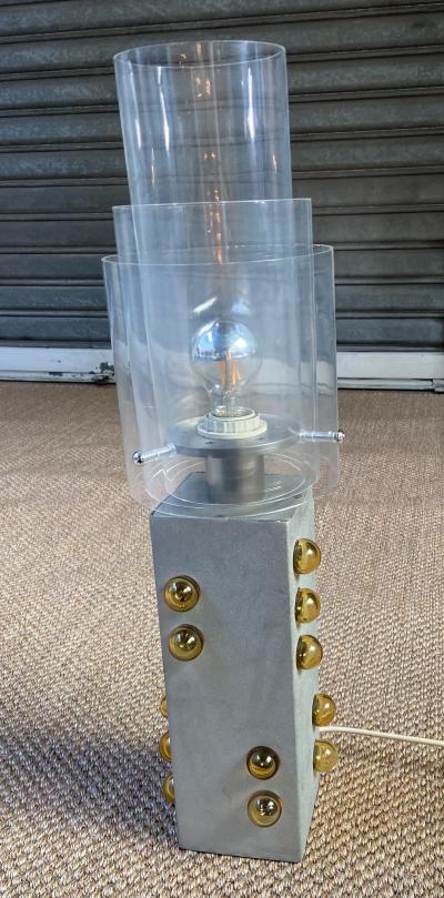 Travail italien - Lampe en métal et plexiglass, circa 1970 2