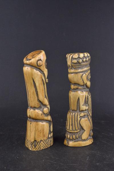 Cameroun - Couple de statues royal bamoun en os 2