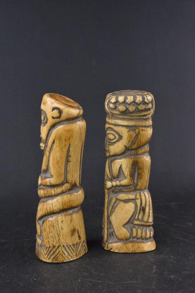 Cameroun - Couple de statues royal bamoun en os 2
