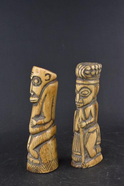 Cameroun - Couple de statues royal bamoun en os 2
