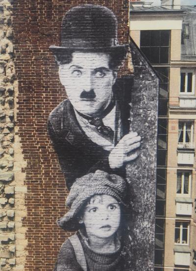 JR (1983-) Jean René dit, - Hommage à Charlie Chaplin, 2021 - Lithographie originale signée 2