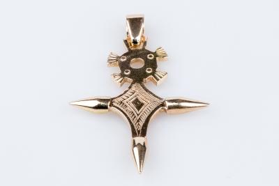 Pendentif Croix Occitane en or rose 18 carats 2