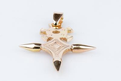 Pendentif Croix Occitane en or rose 18 carats 2