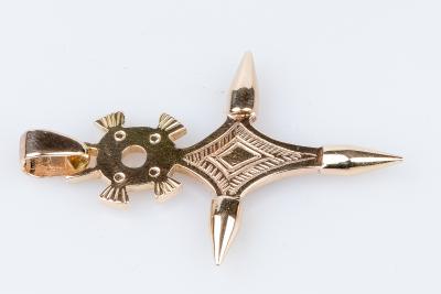 Pendentif Croix Occitane en or rose 18 carats 2