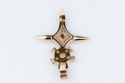 Pendentif Croix Occitane en or rose 18 carats 2