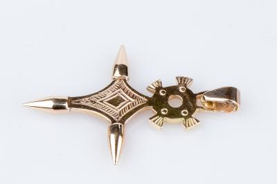 Pendentif Croix Occitane en or rose 18 carats 2