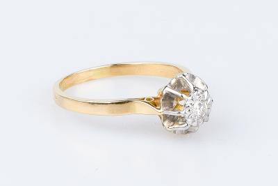 Bague solitaire ancien en or bicolore 18 carats ornée d’1 diamant rond brillant de 0.10 carats 2