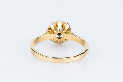 Bague solitaire ancien en or bicolore 18 carats ornée d’1 diamant rond brillant de 0.10 carats 2