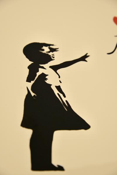 Banksy (nachher) – Mädchen mit Ballon – Schablone, 2022. 2