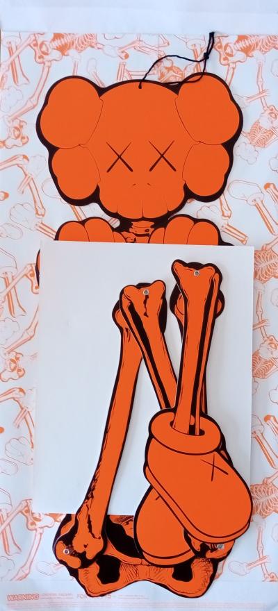 Kaws - Skeleton Board Cut out Ornament Bones (Orange), 2021 - Sérigraphie sur carton 2