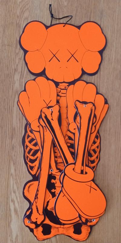 Kaws - Skeleton Board Cut out Ornament Bones (Orange), 2021 - Sérigraphie sur carton 2