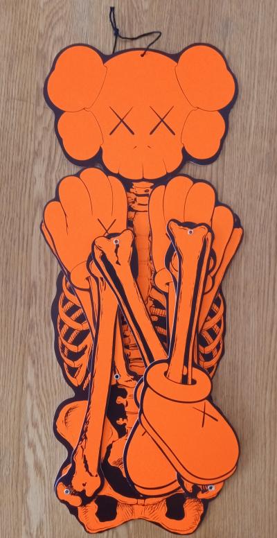 Kaws - Skeleton Board Cut out Ornament Bones (Orange), 2021 - Sérigraphie sur carton 2
