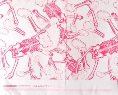Kaws - Skeleton Board Cut out Ornament Bones (Pink), 2021 - Sérigraphie sur carton 2