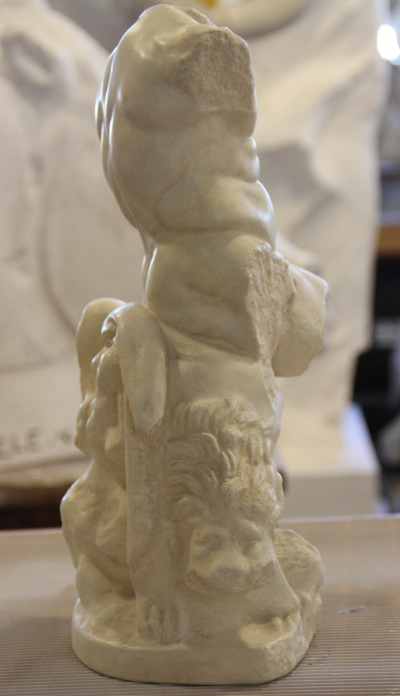 Hercule assis sur la peau du lion de Némée  - Reproduction en plâtre 2