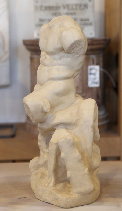 Hercule assis sur la peau du lion de Némée  - Reproduction en plâtre 2