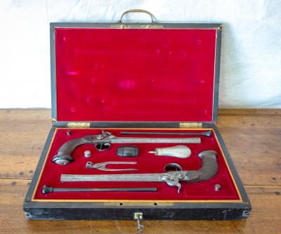 Paire de pistolets de duel dans leur coffret, XIXe siècle 2