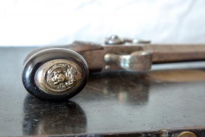 Paire de pistolets de duel dans leur coffret, XIXe siècle 2