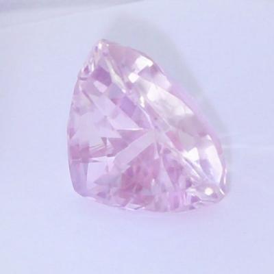 13,51 carats. Kunzite rose violacé 2