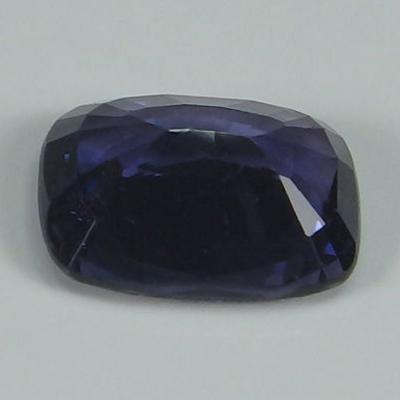 2,90 carats. Saphir violet bleuté 2