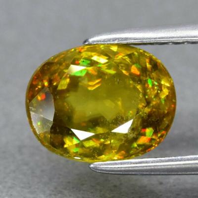 1,95 ct. Sphène jaune verdâtre naturel 2