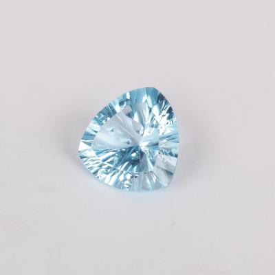 10,46 carats. Topaz bleu 2