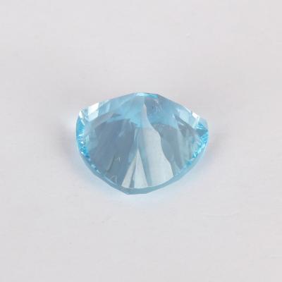 10,46 carats. Topaz bleu 2