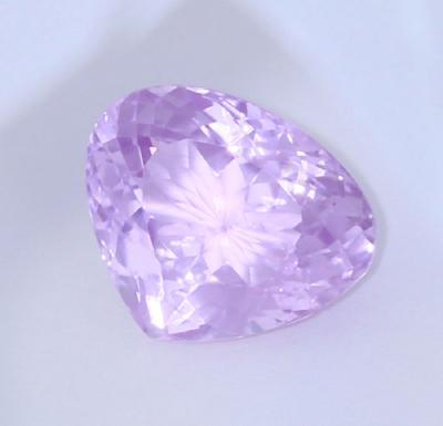 14,47 carats. Kunzite rose violacé 2