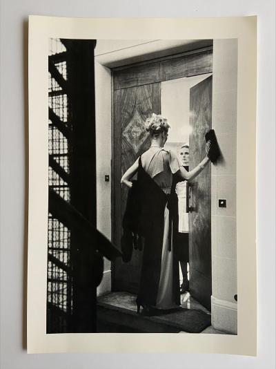 Helmut Newton - 16th arrondissement, Paris, 1976 - Photo-lithographie 2