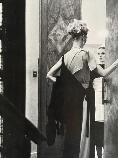 Helmut Newton - 16th arrondissement, Paris, 1976 - Photo-lithographie 2