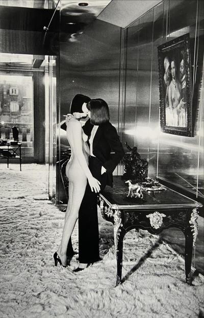 Helmut Newton - Mannequin, Quai d’Orsay I, 1977 - Photo-lithographie 2