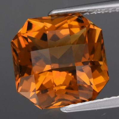 4,86 carats. Quartz Orange 2