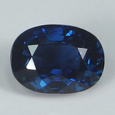 2,11 carats. Saphir bleu roi 2