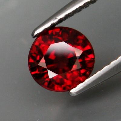 1,99 ct. Zircon rouge 2