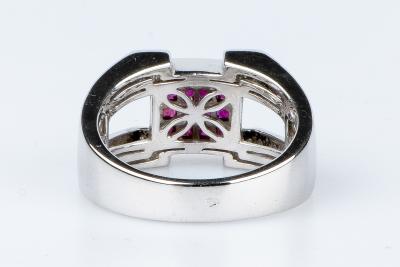 Bague baté en or blanc 18 carats 2