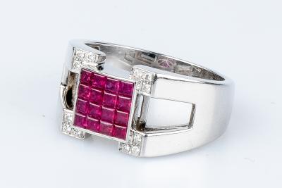 Bague baté en or blanc 18 carats 2