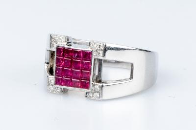 Bague baté en or blanc 18 carats 2