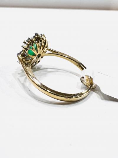 Bague émeraude et diamant 9 ct, émeraude traitée, 1,06 ct, diamant 0,12 ct, 2,5 g 9 ct, taille britannique L 2