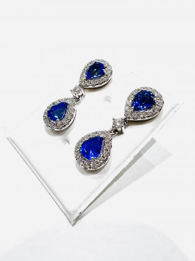 Boucles d'oreilles saphir et diamants en or blanc 18 carats, qualité gemme saphir 2,35 carats naturelle, diamants 0,75 carats 2