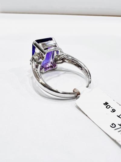 Bague améthyste 18 ct et diamant, améthyste 5,16 ct, diamant 0,31 ct, or blanc 6 g, taille britannique L, poinçon britannique 2