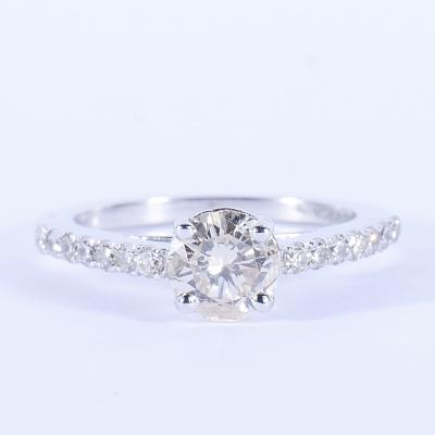 Bague diamant solitaire en or blanc 2