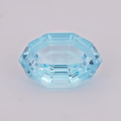 9,15 carats. Topaze bleu suisse 2