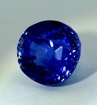 4,94 carats. Saphir bleu non traité, Birmanie Myanmar 2